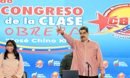 Presidente Maduro aumenta el salario mínimo a medio Petro
