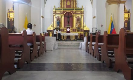 Aragüeños celebraron la Misa Crismal en La Catedral de Maracay
