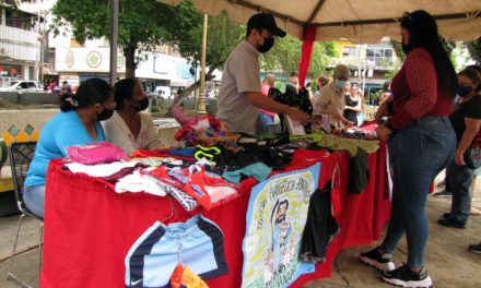 Emprendedoras del municipio Sucre realizan Expoferia Socio-Productiva
