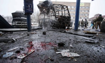 Bombarderos ucranianos hieren a nueve civiles en Donetsk