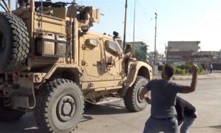 Lugareños del nordeste de Siria bloquean avance de convoyes norteamericanos