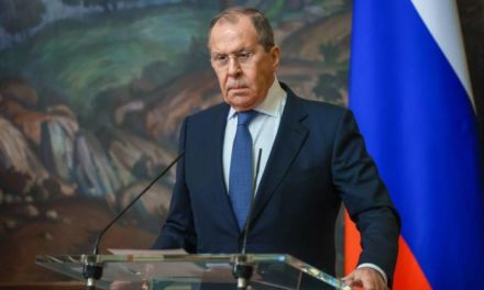 Lavrov dijo que riesgo de guerra nuclear no debe subestimarse