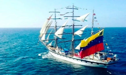 Buque Escuela Simón Bolívar zarpó con 160 tripulantes hacia el mar Caribe venezolano