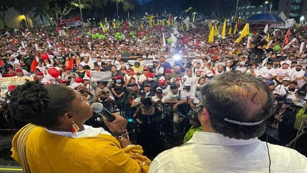 Gustavo Petro denuncia plan para suspender elecciones en Colombia