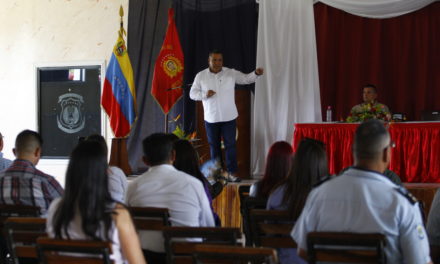 G/D Marlon Dulcey Parada desarrolló encuentro con doctorandos en Seguridad Ciudadana