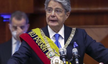 Presidente de Ecuador da positivo para Covid-19