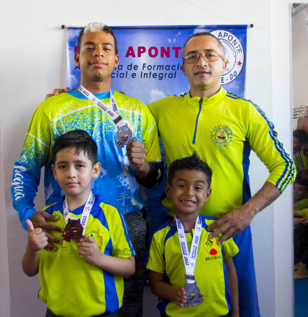 Darwin Martínez, Miguel Mieres y Carlos Espinoza conquistaron preseas en la competición