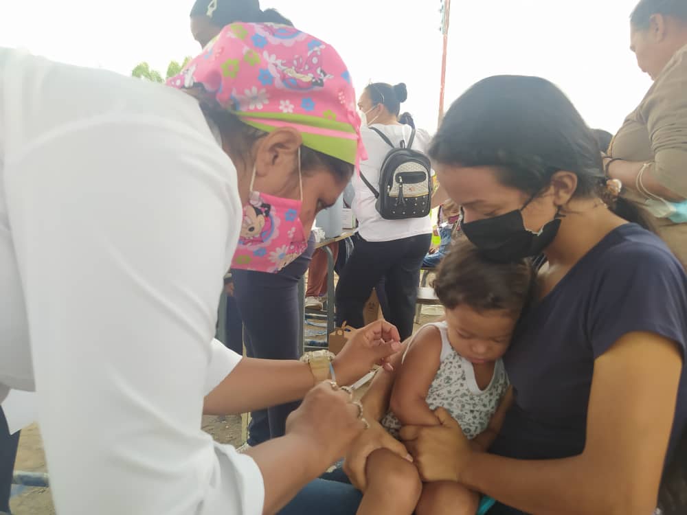  Habitantes de la zona recibieron atención médica e inmunización gratuita | Fotos: Prensa Alcaldía de FLA