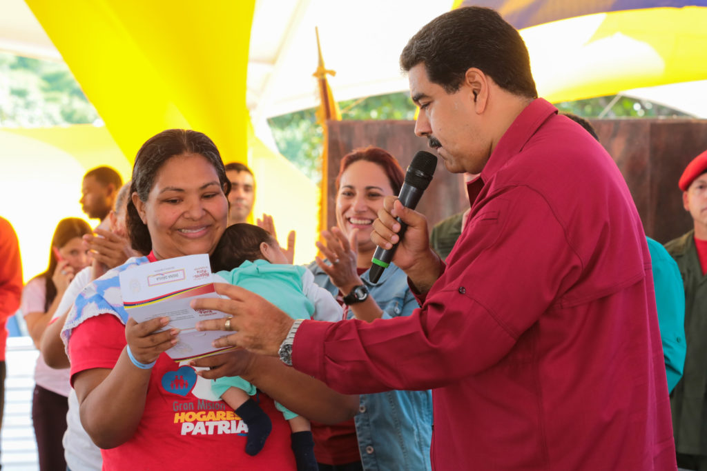 Maduro: "Programa que representa la acción más tangible de nuestro amor" | Foto: Cortesía