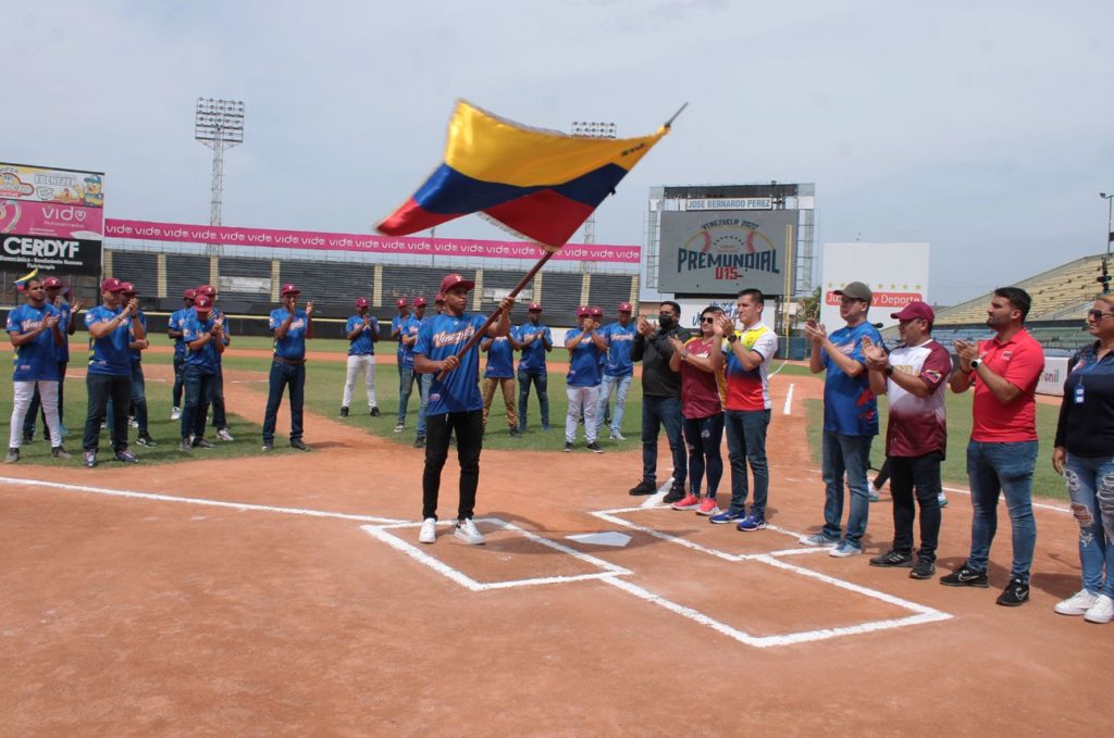 Presentada y abanderada la selección de béisbol Sub-15 | Foto: Agencias