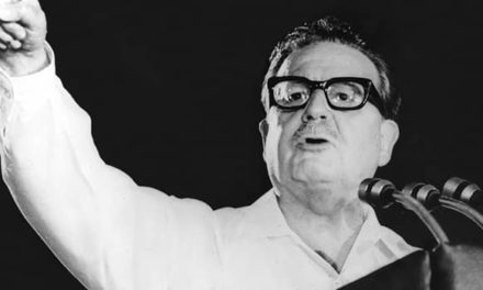 Jefe de Estado conmemoró 114 años del natalicio de Salvador Allende