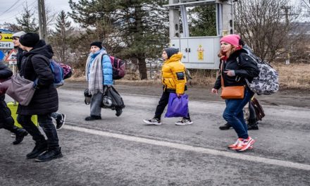 Más de un millón 250 mil ucranianos han llegado a Rumania tras inicio de conflicto