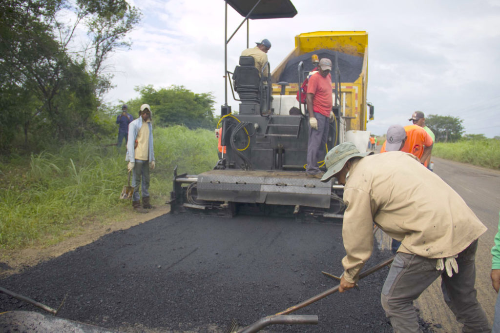 La presidenta de Vías de Aragua, Jaqueline Castellanos, informó que han asfaltado 42 kilómetros de la troncal 13 en el sur de Aragua