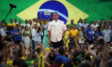 Bolsonaro pide ser reelecto con ataques a Lula y a la Corte Suprema