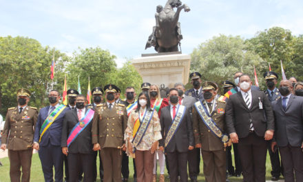 Celebrado el Día del Policía en la Plaza Bolívar de Maracay