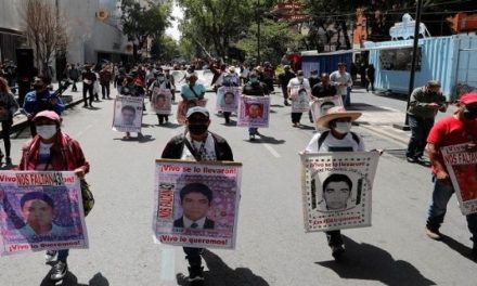 Presidente mexicano afirmó que caso Ayotzinapa se resolverá este año
