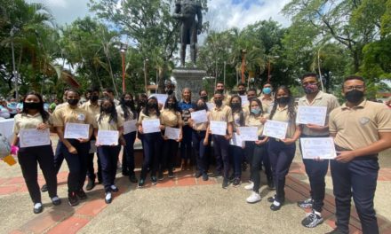 Bachilleres de San Mateo conmemoraron la Independencia de Venezuela