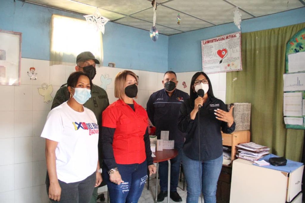 La mandataria regional junto a la Dra Shirley Hernández visitaron una de las Bricomiles desplegadas | Fotos María Fernanda Gil