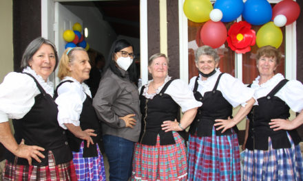 Grupo de danza Las Krosillis busca mantener la cultura coloniera