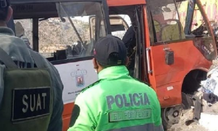 Al menos 41 heridos deja accidente de autobús en Perú