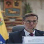 Designan a Félix Plasencia como embajador ante la República de Colombia