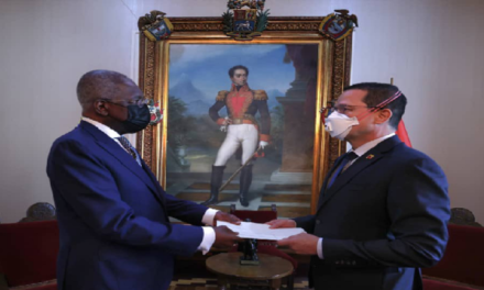 Canciller Faría recibe Copias de Estilo de embajadores de países africanos ante Venezuela