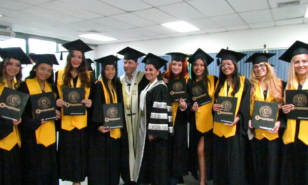 Graduados estudiantes del Diplomado de Estética Integral de la UBA