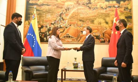 PSUV entrega a embajada China pronunciamiento en rechazo a las provocaciones de EE.UU.