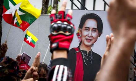 Tres años de cárcel a lideresa de Myanmar