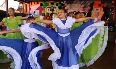 En Las Tejerías disfrutaron de I Expo Feria Cultura Aprende y Emprende
