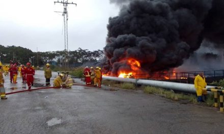 Controlado incendio en la Refinería de Puerto La Cruz causada por un rayo