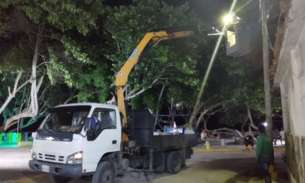 Girardot benefició al pueblo de Choroní con la entrega de luminarias led