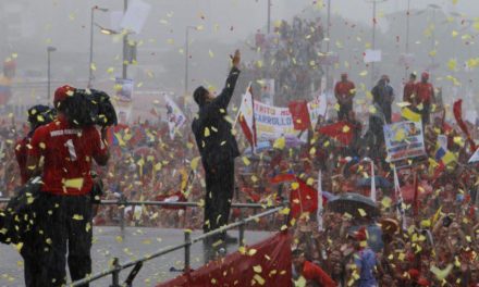 Conmemoraron 10 años de movilización masiva en apoyo a candidatura de Chávez