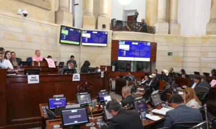 Senado de Colombia aprueba propuesta de Paz como política de Estado