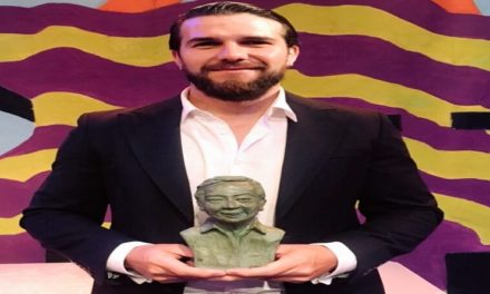 Actor de Teatro Omar Churión  gana premio Isaac Chocrón