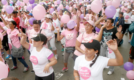 Caminata “Aún estoy de pie” en la lucha contra el cáncer de mama