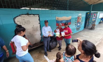 Ministro para la Cultura llama a la donación de libros para niños refugiados de Las Tejerías