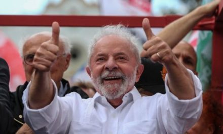 Lula continúa campaña en Río de Janeiro