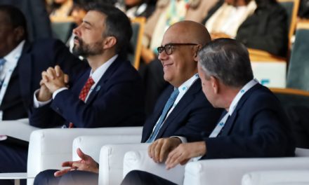 Jorge Rodríguez se reúne con ministro de Asuntos Exteriores de España