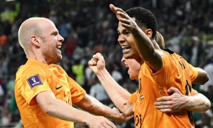 Holanda arranca con buen pie y vence a Senegal en su debut