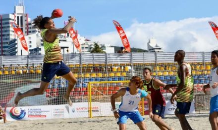 Balonmano masculino clasifica a semifinales en Centroamericanos del Caribe de Mar y Playa