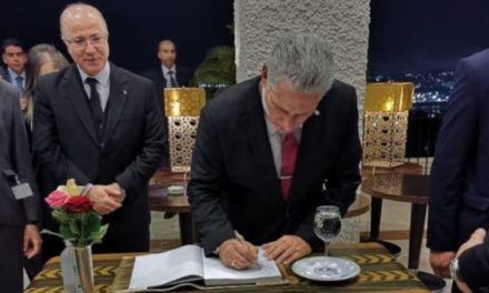 Presidente de Cuba se reúne con primer ministro de Argelia