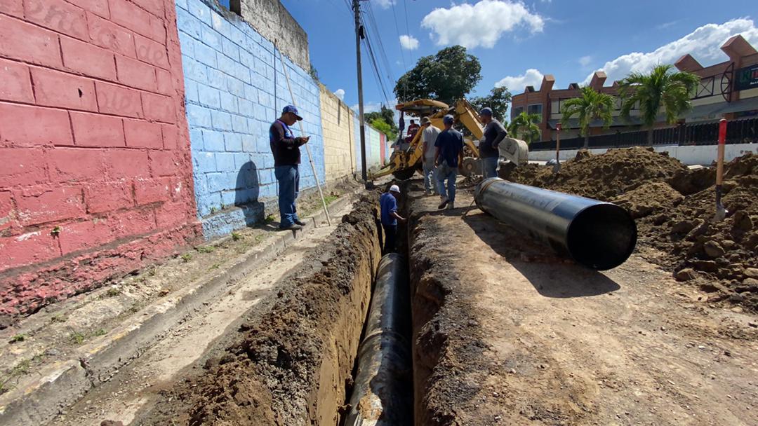 En la calle Hugo Olivero de Cagua instalaron 80m de tuberías de agua pluviales