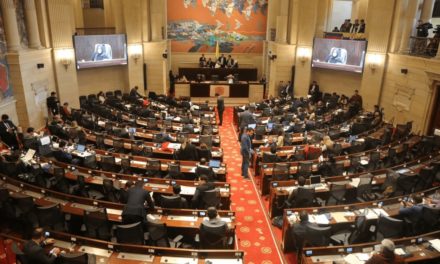 Congreso colombiano aprueba Reforma Tributaria de Gustavo Petro