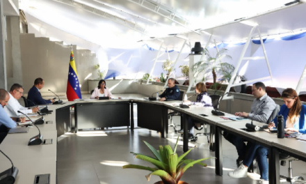 Vicepresidenta Delcy Rodríguez lidera reunión con autoridades del sector transporte