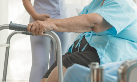 La fractura de cadera es el traumatismo más frecuente en adultos mayores