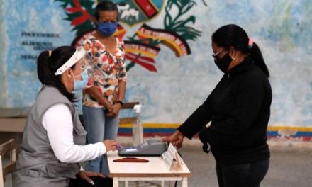 Ecuatorianos en Venezuela participaron en elecciones