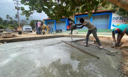 Rafael Morales: En la carretera de Choroní se limpiaron los drenajes de aguas de lluvia