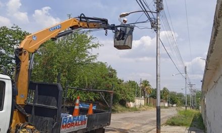 Avanza plan de alumbrado público y arreglo de semáforos en Girardot