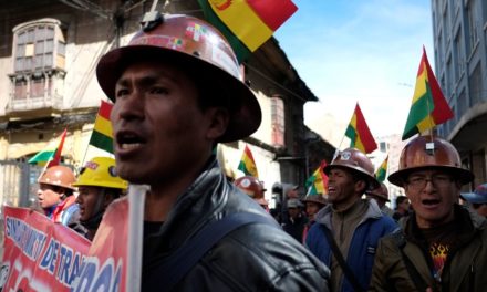 Trabajadores de Bolivia ven con beneplácito aumento salarial